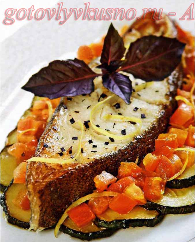 палтус запеченый с овощами