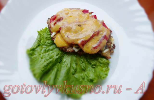 Мясо по-французски из свинины с шампиньонами