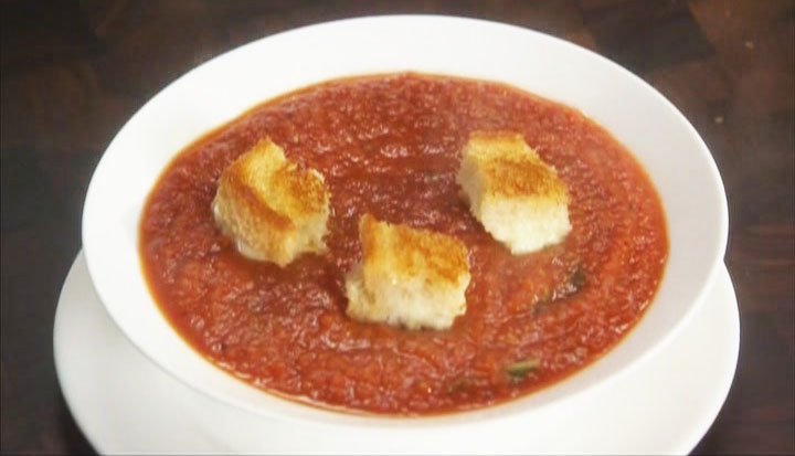 горячий томатный суп-пюре