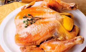 курица запеченная с целым лимоном внутри